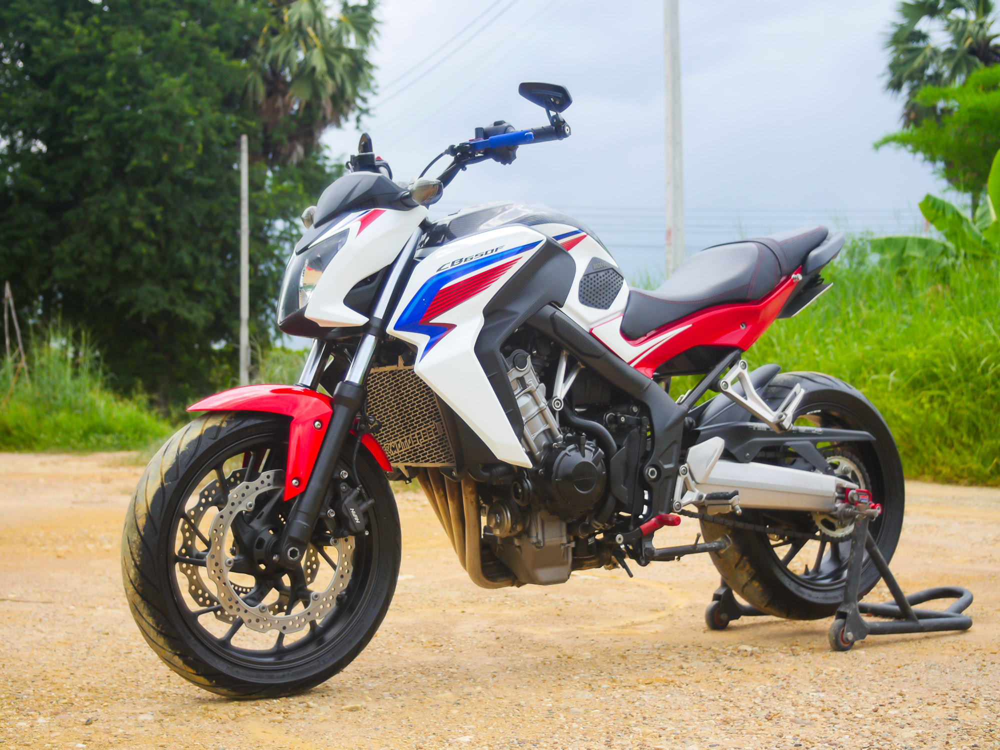 HONDA CB650f abs 4 สูบ Tri-color ?